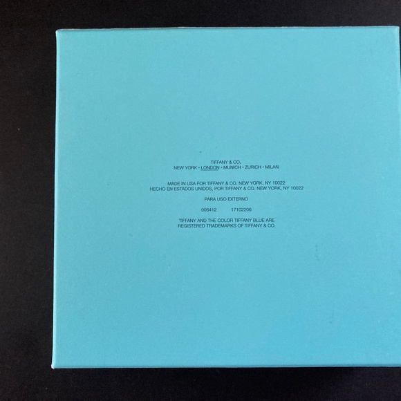 TIFFANY & CO. Four Scented Soaps/3.5 oz. Each/NEW IN ORIGINAL BLUE BOX & RIBBON! - Picture 3 of 6
